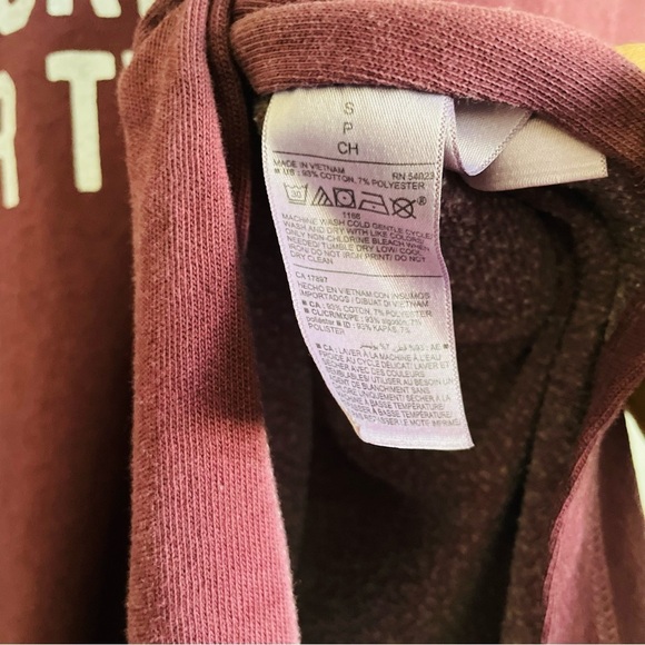 Old Navy Maternity crew neck sweater size Small burgundy open sides casual wear - Picture 6 of 7